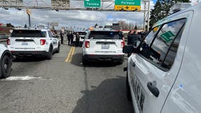 Deputies arrest domestic violence suspect after negotiating on Parkland overpass