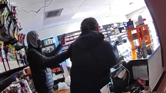 Detectives used clothing & a license plate to track down teen robbery suspects in Tacoma