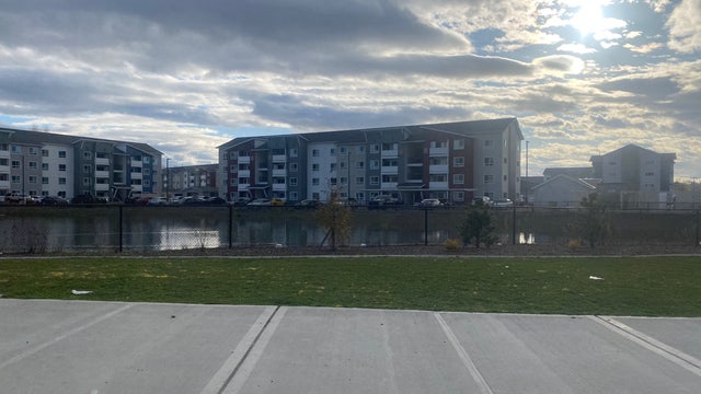 Auburn Police: Woman carjacked while unloading groceries, suspects sought