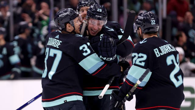 Kraken clinch playoff berth, beat Coyotes 4-2