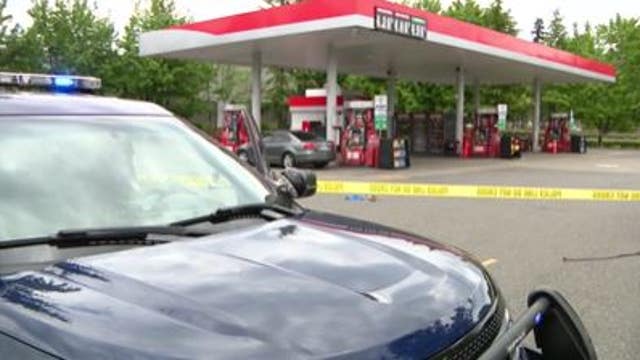 Man injured in shooting at Fred Meyer parking lot  in Federal Way