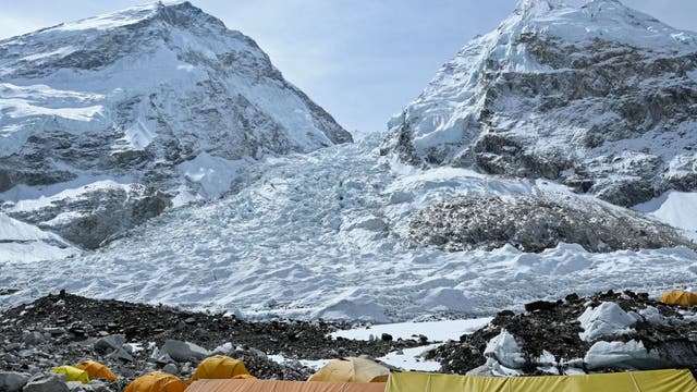 Retired Seattle doctor dies while climbing Mount Everest