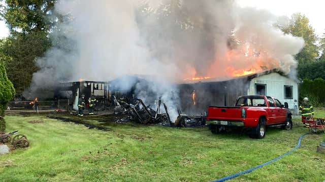 Deputies: Upset girlfriend sets Pierce County home on fire, now on the run