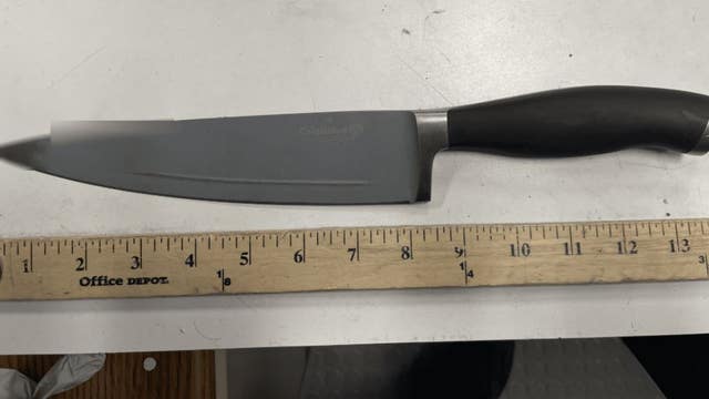 Woman jumps from second-story window to escape stabbing suspect in Seattle