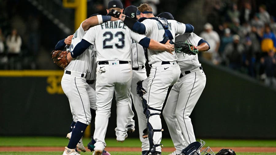 Commentary: Mariners ownership must listen to its own players and fanbase, and open checkbook to win
