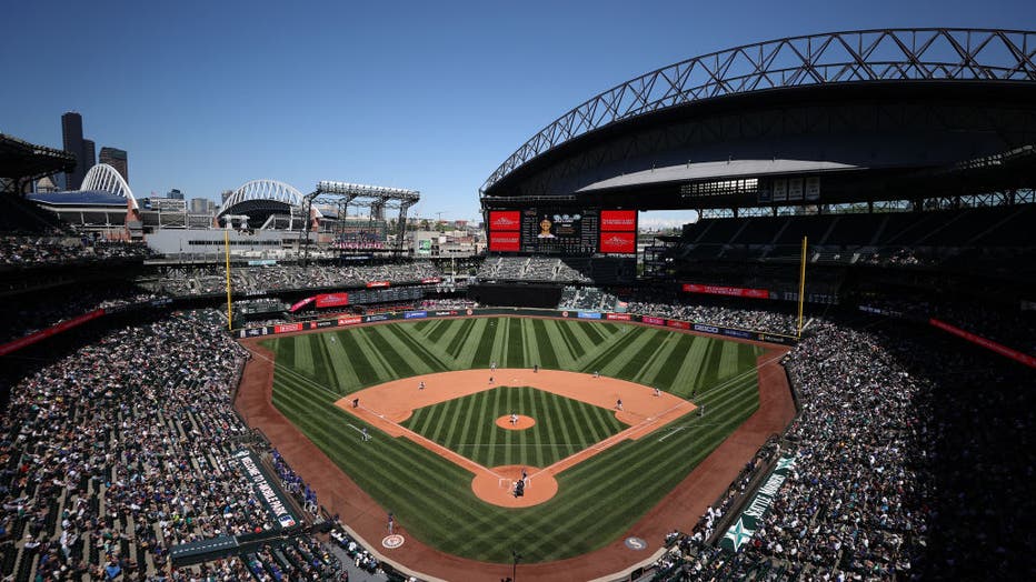 Seattle, WA (T-Mobile Park and Holy Mountain Brewing) – Ballparks and Brews