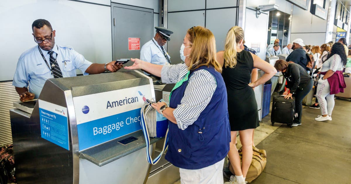 Which Airline Allows Free Checked Baggage