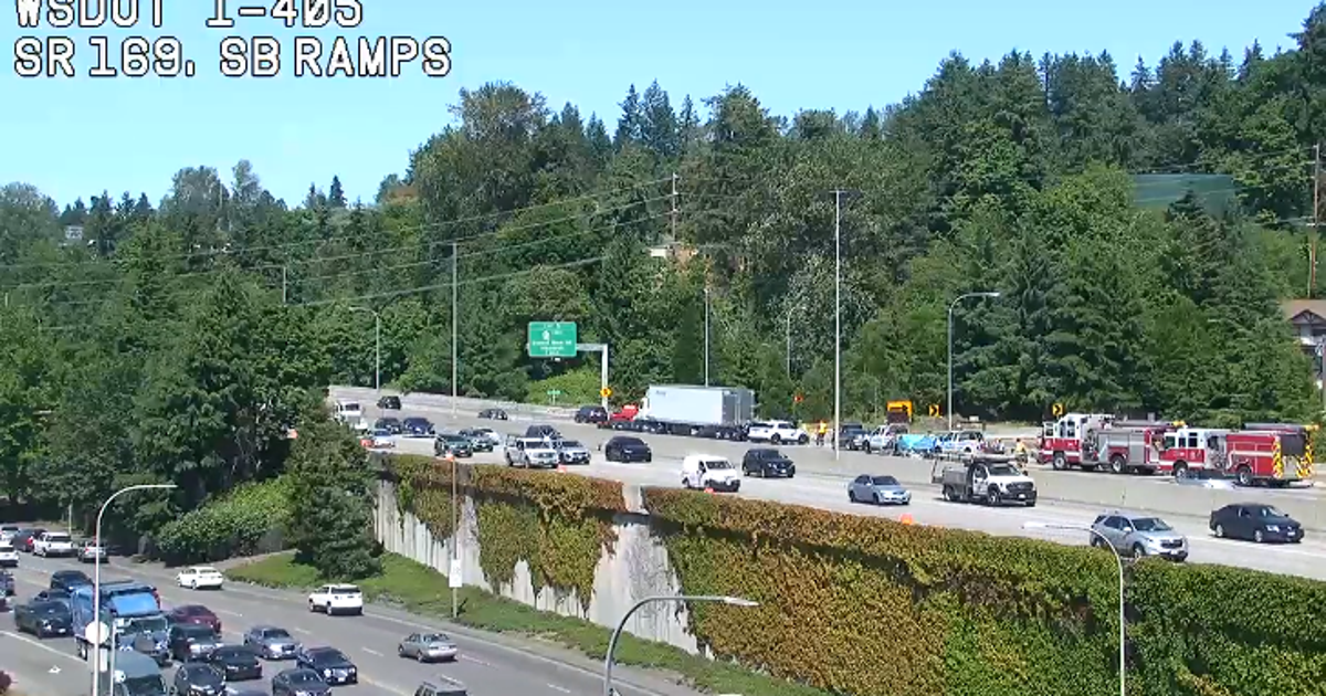 Fatal crash near Renton blocks lanes of NB I-405 | FOX 13 Seattle