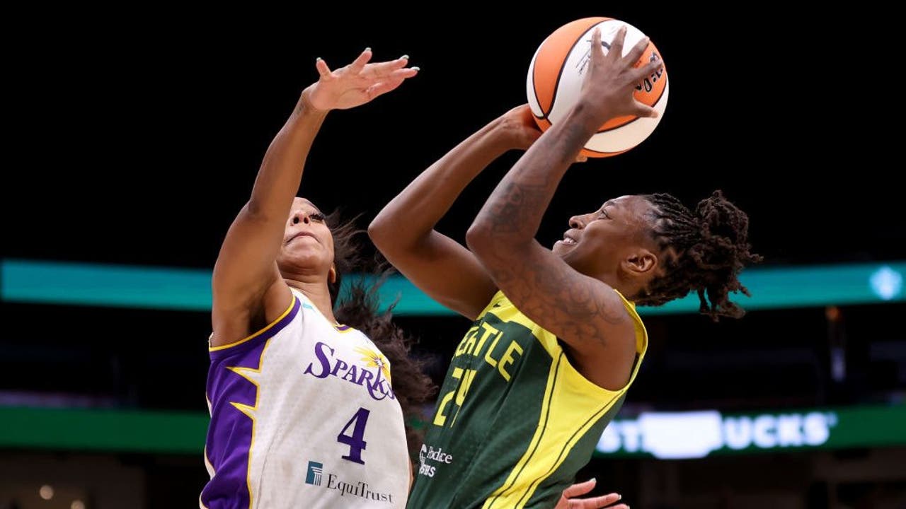 WNBA: Nneka Ogwumike, Los Angeles Sparks overcome Storm's Jewell