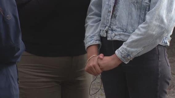 Convicted felon arrested for allegedly exposing himself to women, stalking a minor in Everett