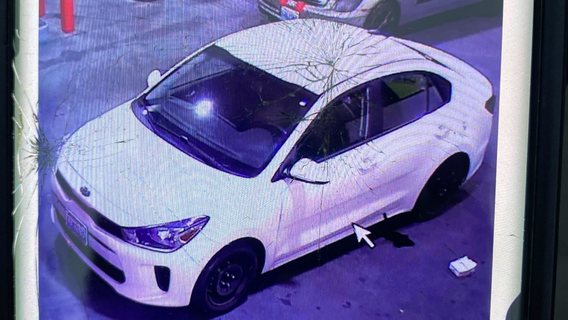 Deputies search for suspects after convenience store robberies