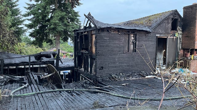 Crews battle 2-alarm house fire in Renton