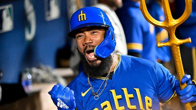 Teoscar Hernández hits go-ahead HR, Mariners beat White Sox 3-2