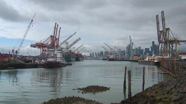 Tentative deal reached for west coast longshoremen
