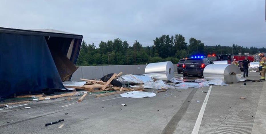 Fleeing teen robbery suspects crash into semi-truck, killing driver along I-5 in Lakewood