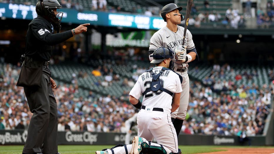 Aaron Judge does it all to carry Yankees past Mariners