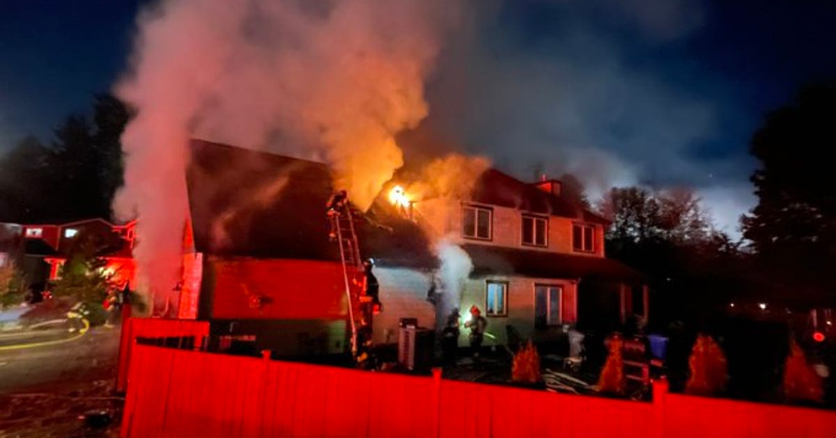 Family escapes house fire in Kent | FOX 13 Seattle
