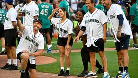 Actors, athletes, former Mariners face off in All-Star Weekend Celebrity softball game