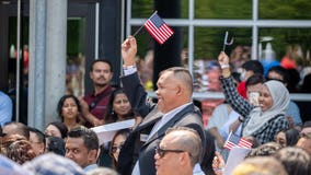 Over 500 new U.S. citizens sworn in at Fourth of July Naturalization Ceremony