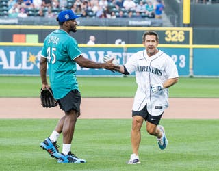 Actors, athletes, former Mariners face off in All-Star Weekend Celebrity  softball game