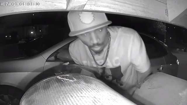 Everett Police looking for felony mail theft suspect caught on camera