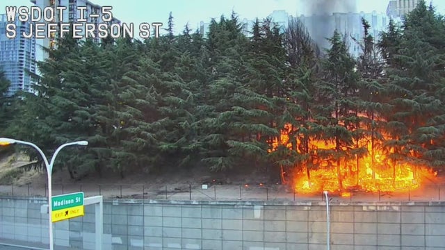 1 injured in encampment fire above I-5 in Seattle