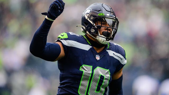 Seahawks, Uchenna Nwosu agree on a 3-year extension worth up to $59 million
