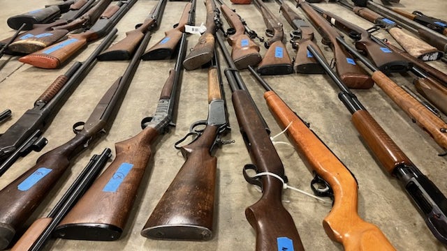 Edmonds Police 'Gift Cards for Guns' event nets 75 firearms, including 1 stolen
