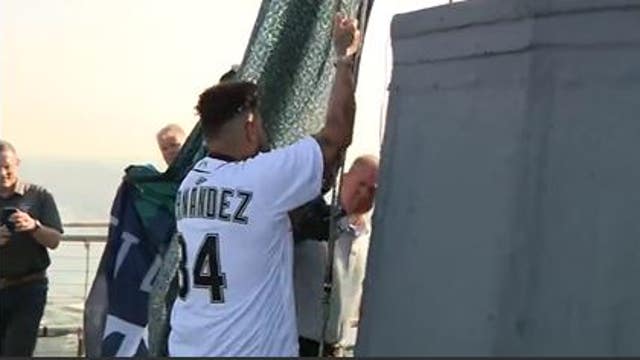 Félix Hernández raises flag atop Space Needle to kick off All-Star Week