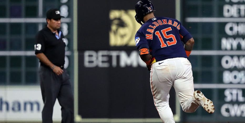 Alvarez's RBI double in 9th lifts Astros to 2-1 win over Sox