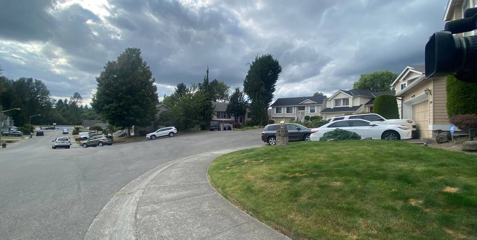 Kent PD: Man burglarizes multiple homes, encounters young people inside each home