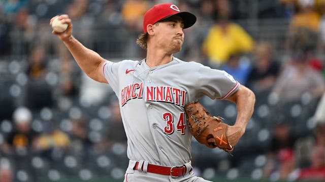 Seattle Mariners sign RHP Luke Weaver to a 1-year contract