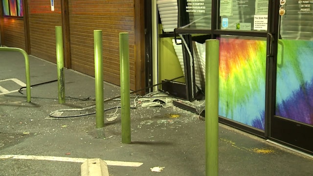 Police investigate smash-and-grab burglary in Seattle's Lake City neighborhood