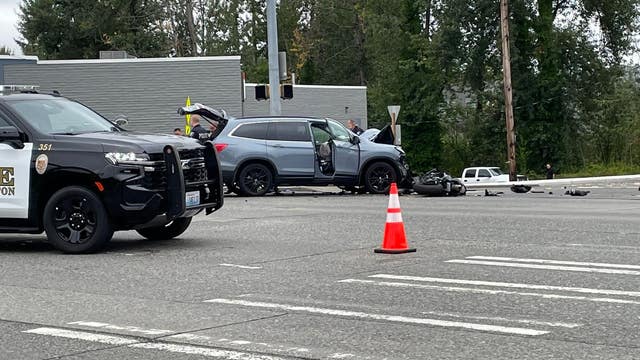 Police investigate deadly motorcycle crash in Renton
