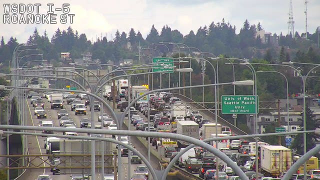 Emergency bridge deck repair snarls traffic on I-5 through Seattle ahead of Seahawks game