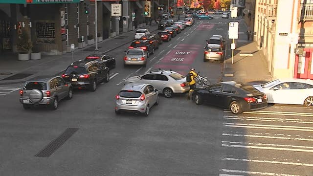 SDOT to install 3 traffic cameras to prevent blocking intersections, driving in bus lanes