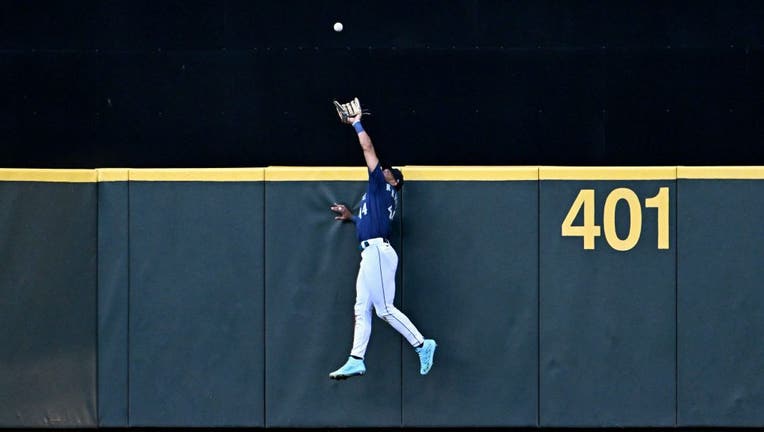 Yu Darvish dominates for 8 innings, Padres top Mariners 2-0