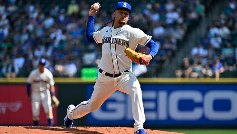 Luis Castillo stars as Mariners beat Royals 3-2 to grab sole