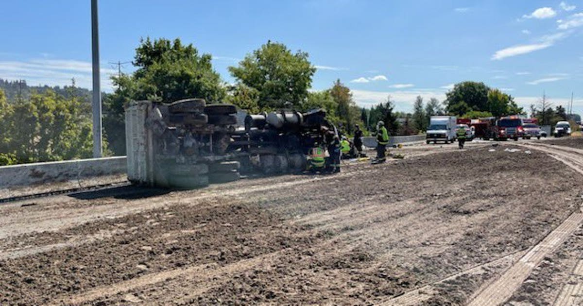 At least 1 dead in crash involving dump truck on SR 167 in Kent | FOX ...