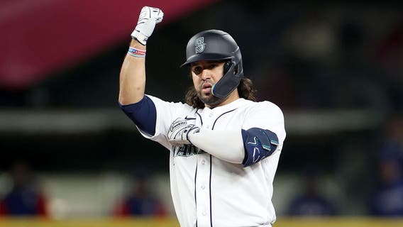 D-backs acquire 3B Eugenio Suárez from Mariners in exchange for two players