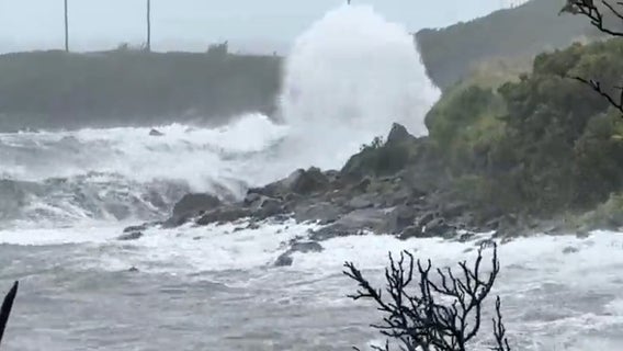 When tsunami waves are expected in western WA, US