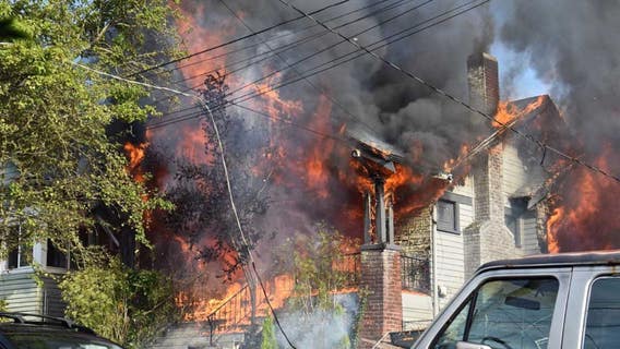 Seattle Police: 4 dead after Wallingford house fire, police investigate related shooting