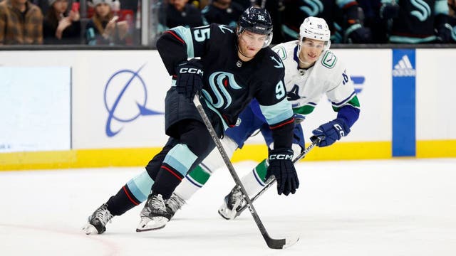 André Burakovsky excited to be back on ice with Kraken for start of training camp