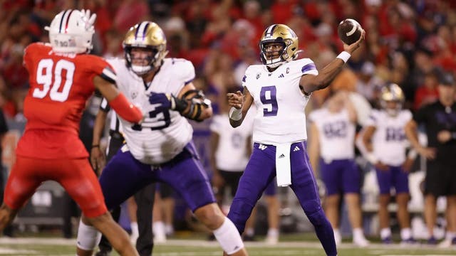 Michael Penix Jr. picks apart Arizona’s defense in No. 7 Washington’s 31-24 victory
