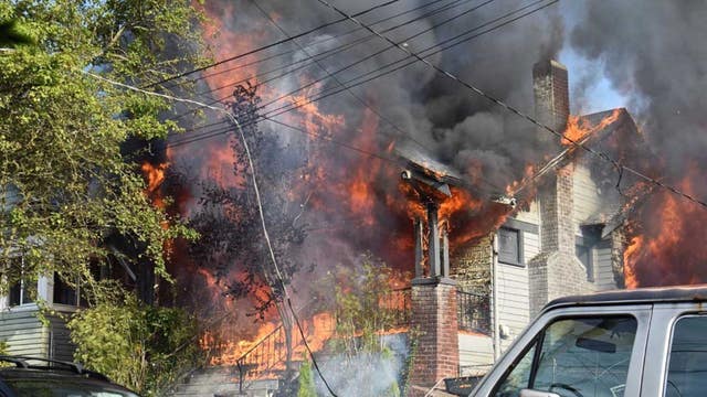 Seattle Police: 4 dead after Wallingford house fire, police investigate related shooting