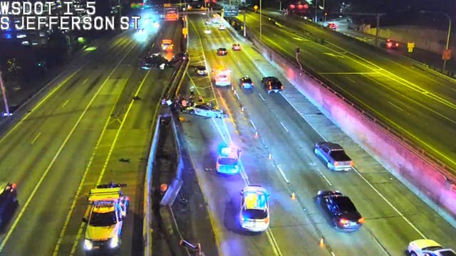 2 injured in I-5 crash in Downtown Seattle