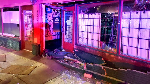Redmond PD: Suspects crash stolen car into pot shop, steal items, flee in 2nd car