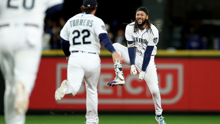 Seattle Mariners on X: TY FRANCE WALKS IT OFF!!! MARINERS WIN