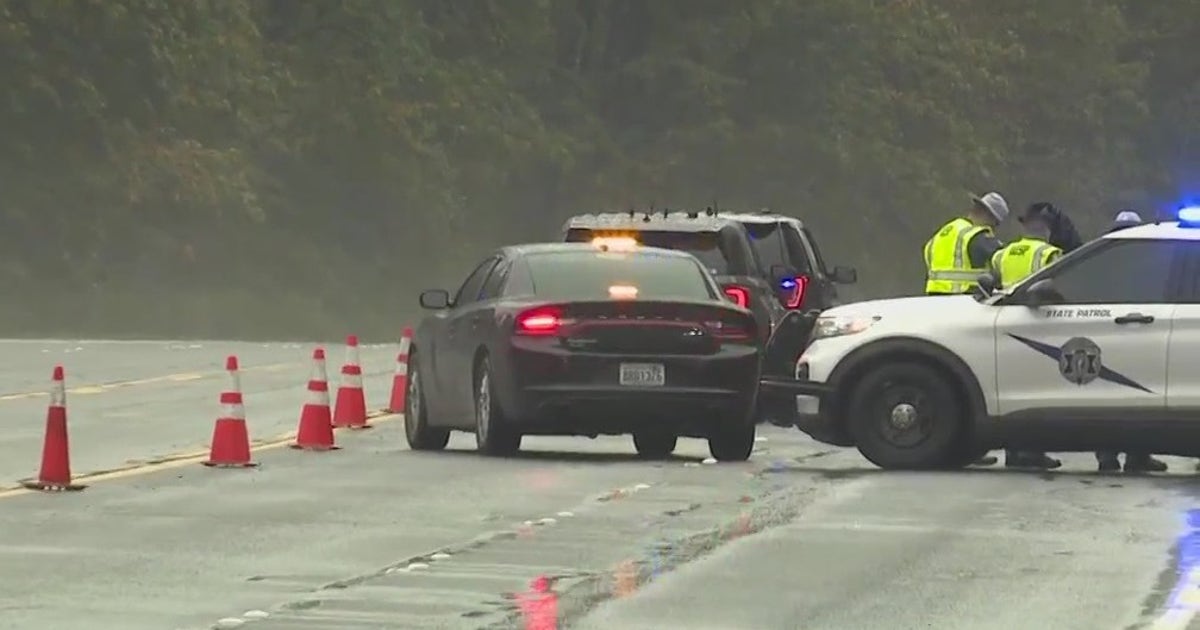 Deadly crash shuts down SR 169 southbound in Renton | FOX 13 Seattle