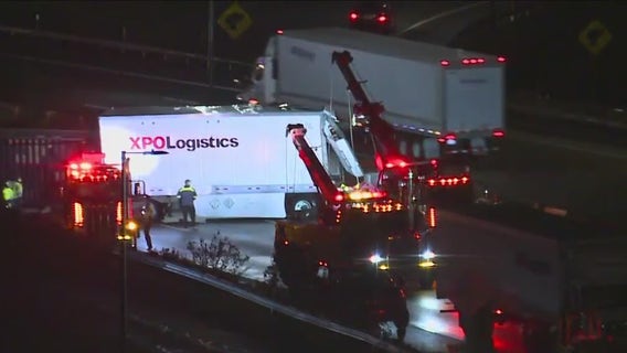 I-5 in Olympia reopens after semi-truck rollover crash